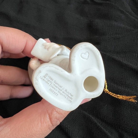 1986 Precious Moments Trust and Obey ~ Police Officer Ornament #102377 Retired - Picture 4 of 5